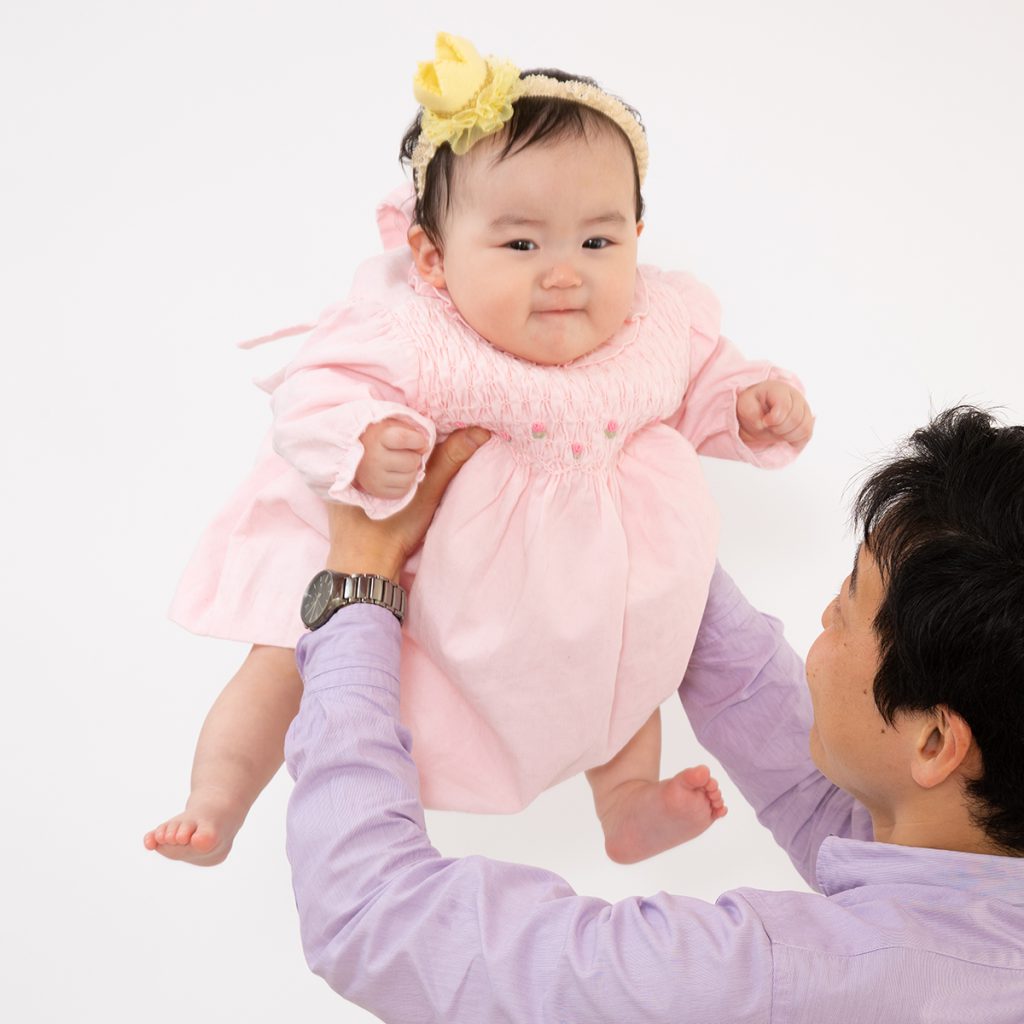 スタジオ撮影ご家族一緒プラン　猫と赤ちゃん